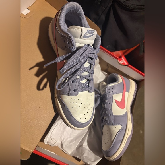 Nike Dunks - Picture 2 of 4